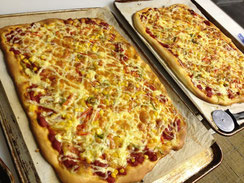 「パン工房ぽこぽこ」 阿南さんが地産の食材を使って焼き上げる出来立てピザ♪ 絶品です!