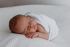 Baby Fotograf, Baby Shooting, Newborn Shooting drei Monate, Sevi Koch, Nicole Hecht, Babyfotograf Dingolfing, Babyfotograf Landshut, Babyfotograf Straubing, Babyfotograf Deggendorf, Newborn Fotograf, Stefanie Rössner