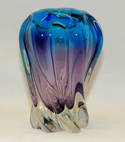 Kleine Murano Glas Vase, geschweifte Form, blau-violett, 16,0 cm, € 89,00