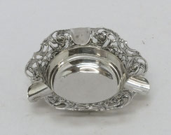 Kleiner Aschenbecher, 835er Silber, R+S, Rosen und Ranken, Ø 10,5 cm