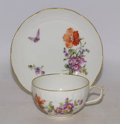 2-Teiliges Mokkagedeck KPM Berlin Altsosier Blumen & Schmetterlinge Goldrand, € 65,00
