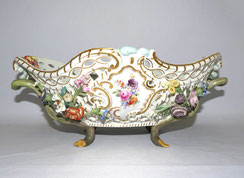 Meissen Porzellan Durchbruchkorb Astfüße Blumenbouquett Knaufschwerter L. 43cm, € 1600,00