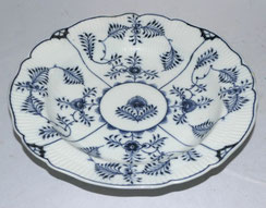 Meissen Porzellan Suppenteller Strohblumen Marcolinizeit, 1774-1817 D. 24,0 cm, € 280,00