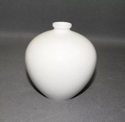 KPM Berlin Kleine Porzellan Kugel Vase weiß Entw Trude Petri H. 11,5 cm Ø 11,0cm, € 45,00