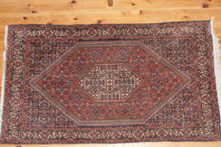 Alter Herah Bidjar Teppich, Rautenmedallion, ca. 450.000 Knoten, 156 x 88 cm, € 850,00