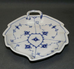 Bing & Gröndahl,, Porzellan Blattschale, Bla malet, Strohblume, 23 cm x 19,0 cm, € 99,00