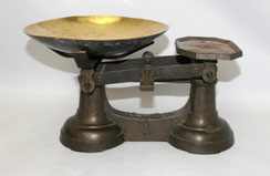 Edwardian Scales Waage, Eisen Messingschale "To weight 7 lb" L. 30 cm H. 17,0 cm, € 320,00
