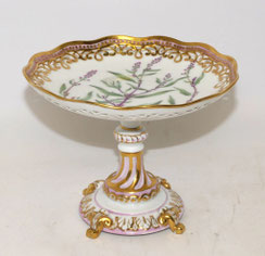 Copenhagen Flora Danica Tafelaufsatz goldstaffiert 1860-80 H. 16,4 cm D. 20,2 cm, € 2450,00