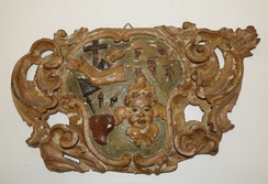 Kartusche, Holz geschnitzt, Barock, Leiden der Mariä, 46x26x3 cm, € 520,00