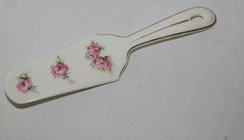 Max Roesler Rodach Kuchenschaufel Rosengirlanden Nr.: 5586 Goldrand L. 26,5 cm, € 60,00