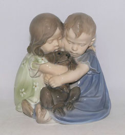 Royal Copenhagen Figur Chri. Thomsen "Zwei Kinder mit Hund" Nr. 707 H. 15,0 cm, € 150,00