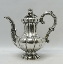 Kaffeekanne / Teekanne, massiv Silber, Bein-Isolierungen, ca. 1850, 794,0 g.
