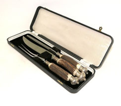 Jagdliches Tranchierbesteck, floral dekoriert, Harrison & Co. Sheffield, € 195,00
