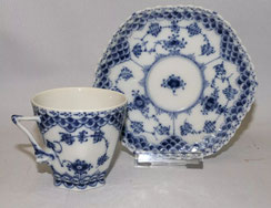 Royal Copenhagen 2-Teiliges Kaffeegedeck Musselmalet Vollspitze Blau Nr. 1036, € 189,00