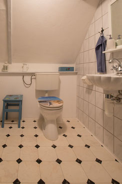 Die "Friesenstube" verfügt über ein Duschbad im Obergeschoss - gut erreichbar von beiden Schlafstuben aus.