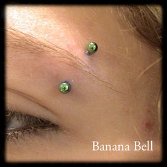 Piercing sourcil - Bananabell Genève