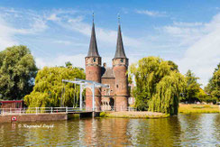 delft holland oostpoort canal