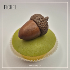 Modellieranleitung einer Eichel zum Thema Herbst aus Marzipan.