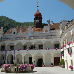 Замок Герберштейн Фото Штирия Австрия  (Schloss Herberstein) Steiermark 