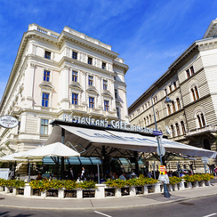 Вена экскурсии Фото Кафе «Ландтман»( Cafe Landtmann) -Университетринг( Universitätring) -Вена. Австрия