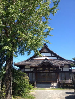8月の勝嚴寺本堂