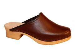 Sabot suédois classique pour homme, en cuir cognac sur semelle de bois à talon large