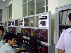 ベトナム国職業訓練センターPLC訓練