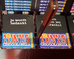 Tony-chocolonely-store-dondere-melk-pretzel-toffe-review-ervaring