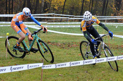 Führungsduo der U 15 (Rohrmann vor P. Albrecht)