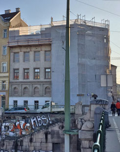 Bild: Das immer noch bewohnte Haus in der Radetzkystraße 24-26 im Spätherbst 2018.