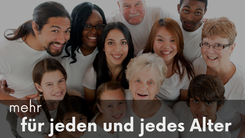 Menschen unterschiedlicher Altersgruppen und Herkunft lächeln in die Kamera – Symbol für Fitness für jedes Alter im GYM OHZ Osterholz-Scharmbeck