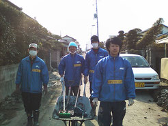 東日本大震災時、近隣市町村で災害ボランティア活動に取り組んだ町内在住の高校生・大学生