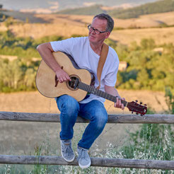 Peter Kroll-Ploeger Gitarre Fingerstyle Gitarrenkurs Gitarrenworkshop Toskana