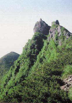 険峻な山頂（八ヶ岳権現岳）