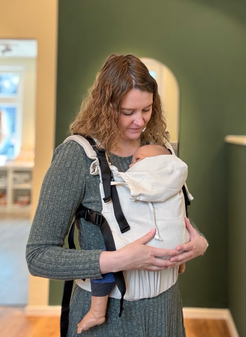 Lea Schindler, DidyFix von Didymos mit Tragepuppe