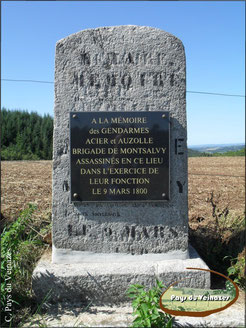 Stèle des gendarmes acier et auzolle à Labesserette (Cantal)