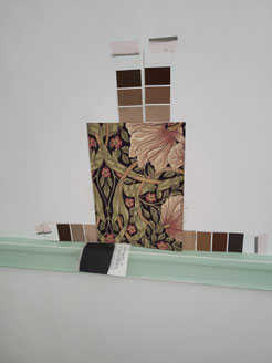 Echantillons peinture et papier peint à motifs art nouveau pour recherche d'ambiance d'une chambre à Merignac près de Bordeaux