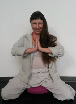 Monica-Elizabeth Sochor (Chemi Lobsang) Yogalehrerin Buddhas Yogalounge in Karlsruhe
