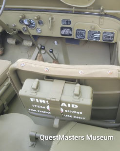 Boite WW2 sur son support (source Questmasters Museum)