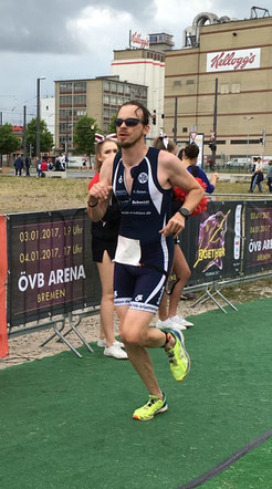 Jens Oliver Müller war beim City-Triathlon ganz vorne mit dabei.