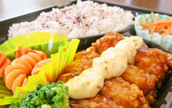 チキンの竜田揚げ　南蛮　タルタル弁当