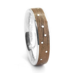 Ring aus Silber mit Holzeinlage & vielen Silberpunkten