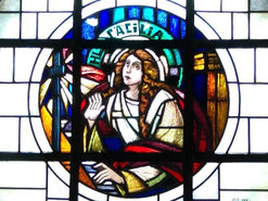 Hl. Cäcilia Kirchenfenster hinter der Orgel