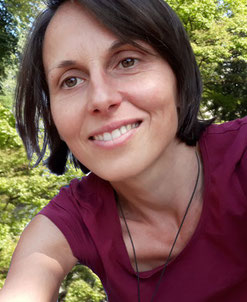 Nelly Michaud -A Fleur de Naissance, doula - accompagnante en périnatalité - praticienne en massages femme enceinte et post-natal Savoie, Haute-Savoie, Ain, Nord-Isère
