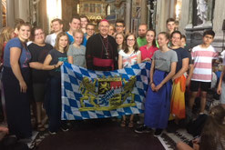 Gruppenfoto mit Bischof Rudolf Voderholzer