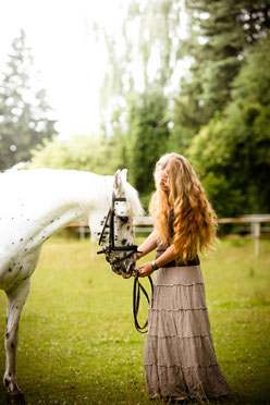 Pferdefotografie, Menschen und Pferde, Fotos von Menschen und Pferden, romantische Pferdefotos, 