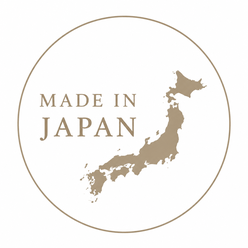 日本製バッグの高い品質を象徴するMADE IN JAPANロゴ