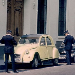 Ein "Knöllchen" in Paradeuniform