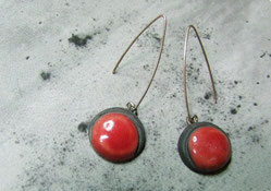 boucles d'oreilles pendantes rouges en céramique 