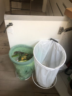 Affaldssortering med affaldsstativ Flower til køkken til bioaffald med affaldsstativ Stor Rund på 39 cm køkkenlåge